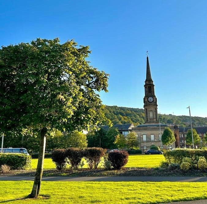 The Lazy Lion - Spacious 2 Bedroom - Town Centre *