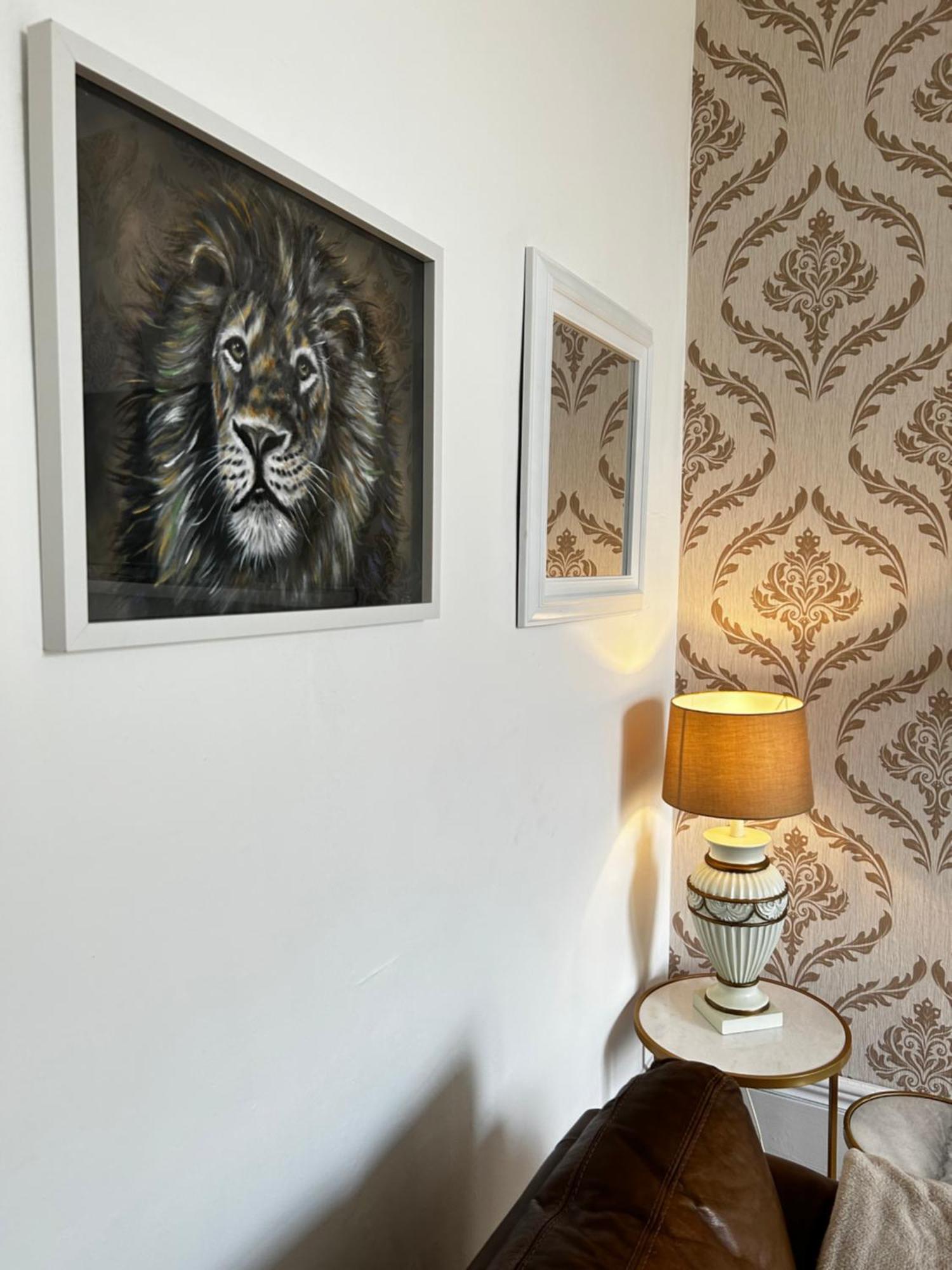The Lazy Lion - Spacious 2 Bedroom - Town Centre *