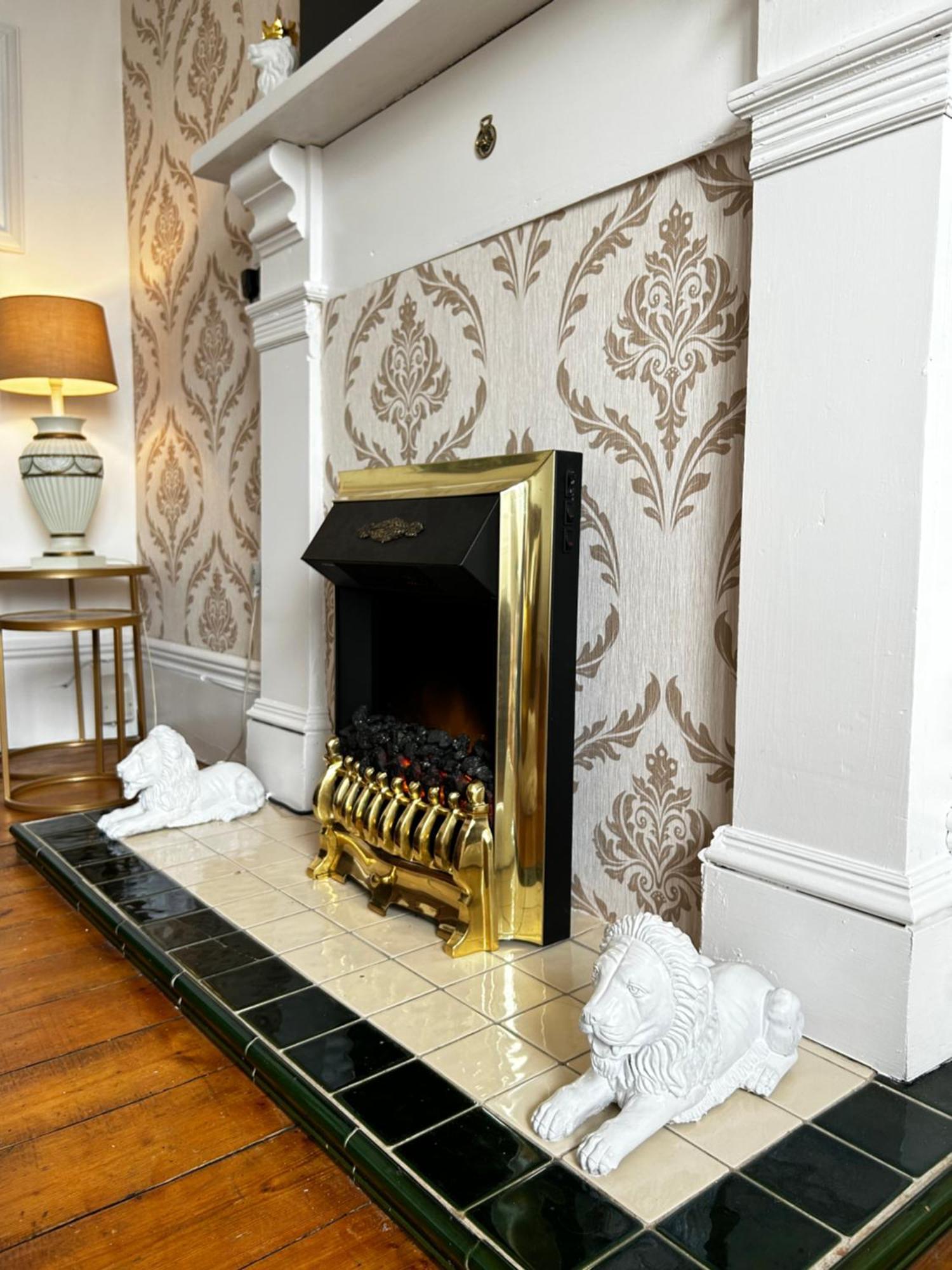 The Lazy Lion - Spacious 2 Bedroom - Town Centre